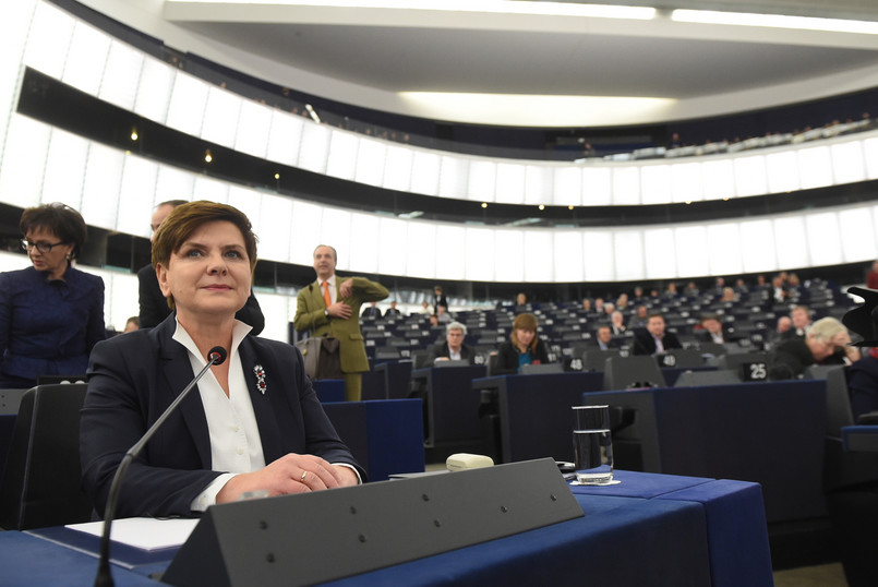 Premier Beata Szydło podczas debaty o sytuacji w Polsce w związku z kontrowersjami wokół Trybunału Konstytucyjnego i ustawy o radiofonii i telewizji w Parlamencie Europejskim w Strasburgu