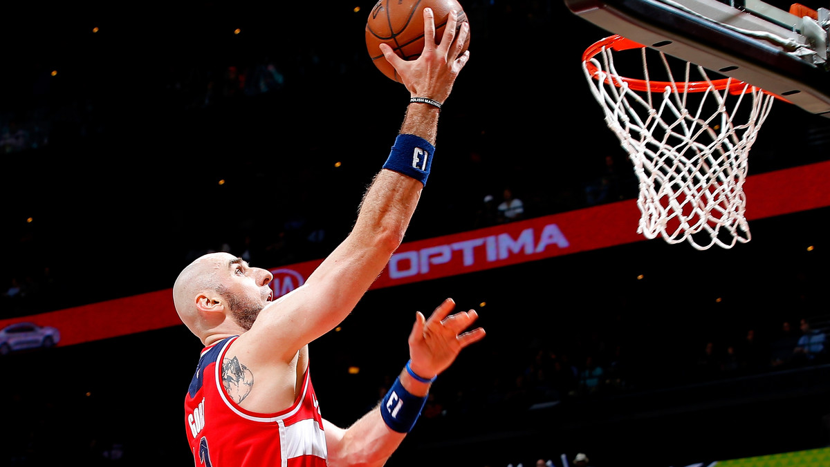 Washington Wizards notują drugą porażkę w drugim meczu nowego sezonu NBA. Tym razem Czarodzieje przegrali po dogrywce z Memphis Grizzlies 103:112. Marcin Gortat zagrał lepiej niż na inauguracje, zanotował pierwsze double-double w sezonie złożone z 14 punktów i 12 zbiórek.