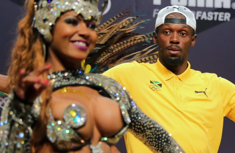 Usain Bolt w Rio de Janeiro tańczył sambę z pięknymi tancerkami