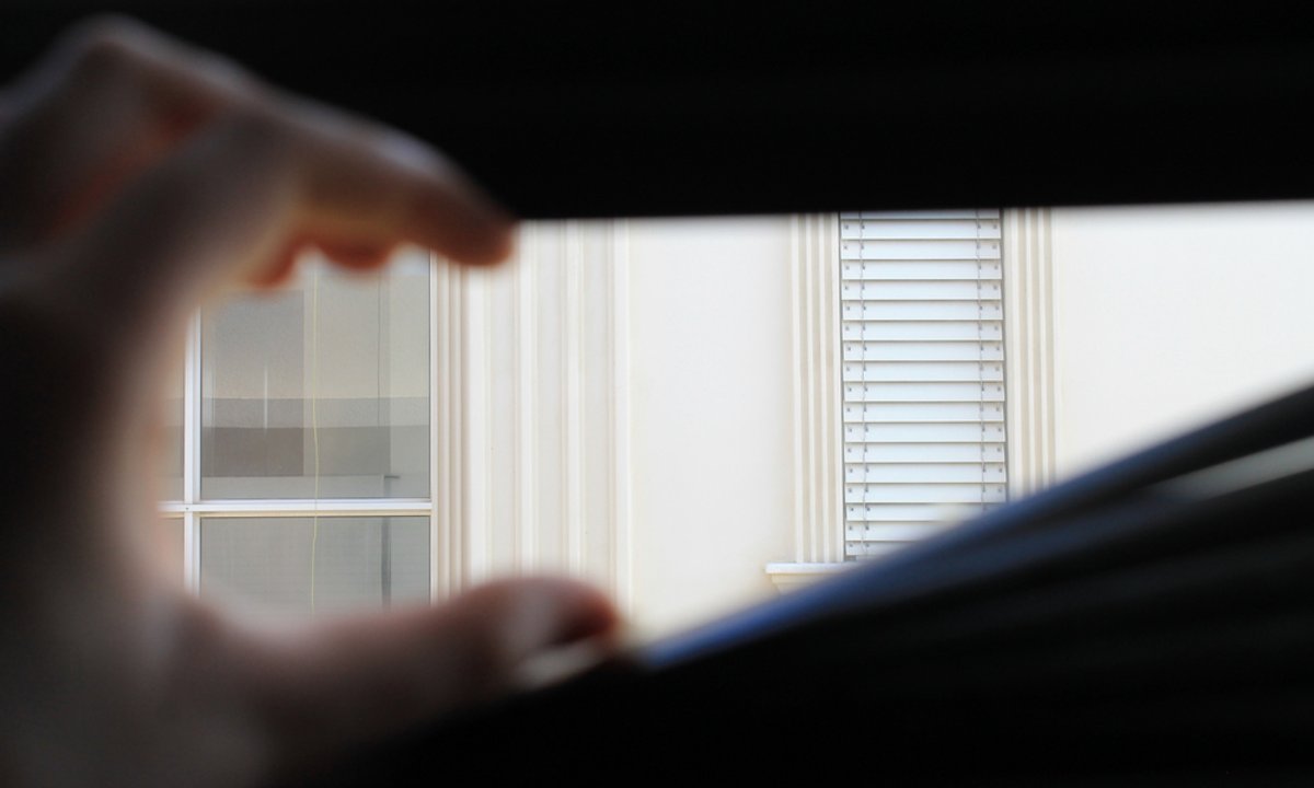 Był chory z miłości. Byłej partnerce zrobił z ukrycia tysiące zdjęć. Potem próbował zabić