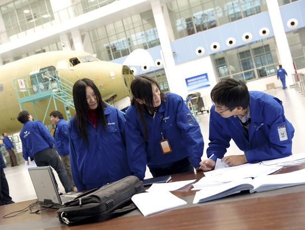 Chińscy inżynierowie pracują nad nowym samolotem pasażerskim