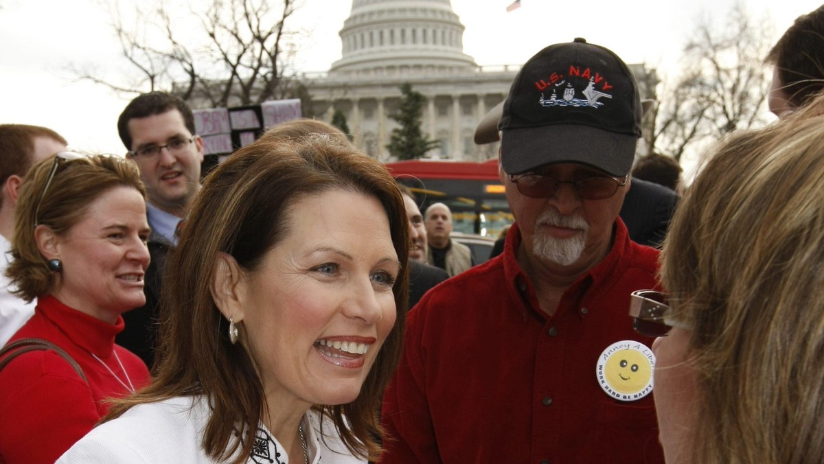 Członkini Kongresu z ramienia Republikanów Michele Bachmann, znana z radykalnie konserwatywnych opinii, skrytykowała amerykańskiego prezydenta Baracka Obamę za nadmierne, jej zdaniem, wydatki na podróż do Indii w najbliższy weekend.