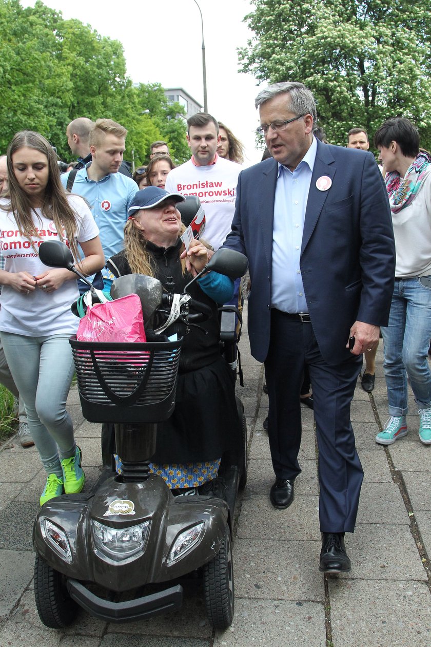 Kobieta na wózku zaskoczyła Komorowskiego