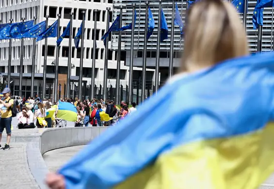 Niebiesko-żółty łańcuch w Brukseli. Ukraińcy dają wyraz poparcia członkostwu w UE