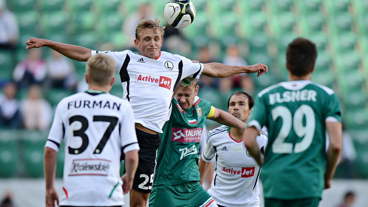 - Taki jest futbol. O powodzeniu w konkursie rzutów karnych często decyduje szczęście. Niestety, nie potrafiliśmy wykorzystać doskonałych okazji z drugiej połowy, a tych nam nie brakowało - mówił Danijel Ljuboja, napastnik Legii Warszawa po przegranym meczu o Superpuchar Polski ze Ślaskiem Wrocław.