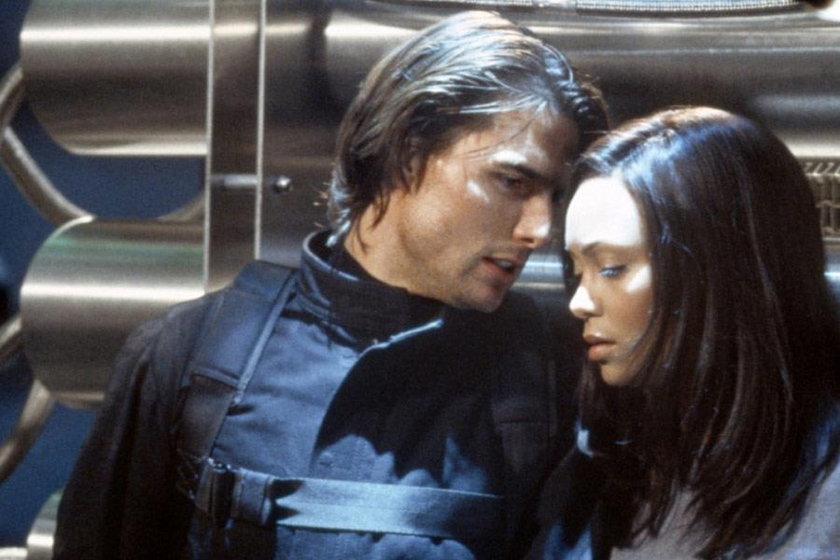 Tom Cruise i Thandie Newton w filmie "Mission: Impossible 2"