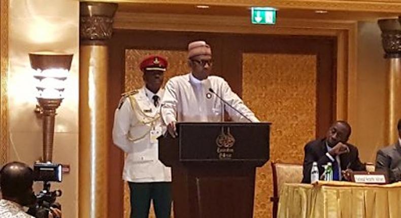 President Muhammadu Buhari meets with Nigerians in Abu Dhabi on January 19, 2016