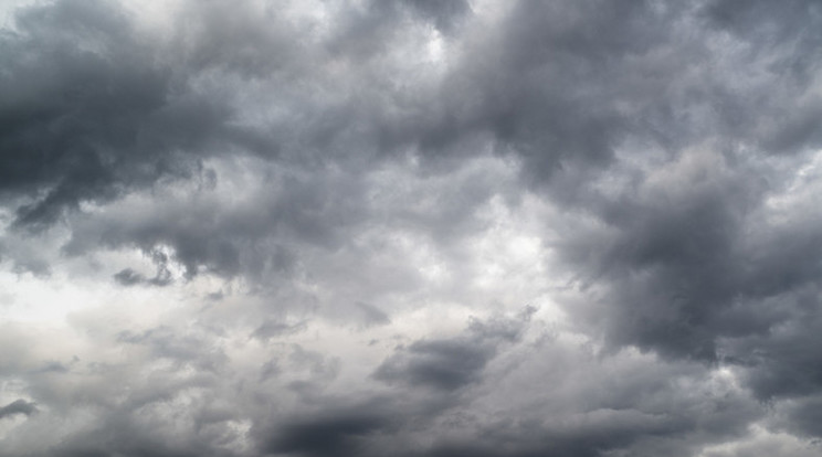 Borult, szeles és esős időre számíthatunk ma / Illusztráció: Northfoto