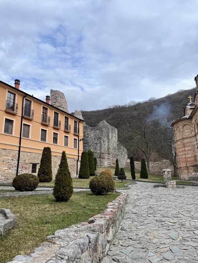 Manastri Ravanica