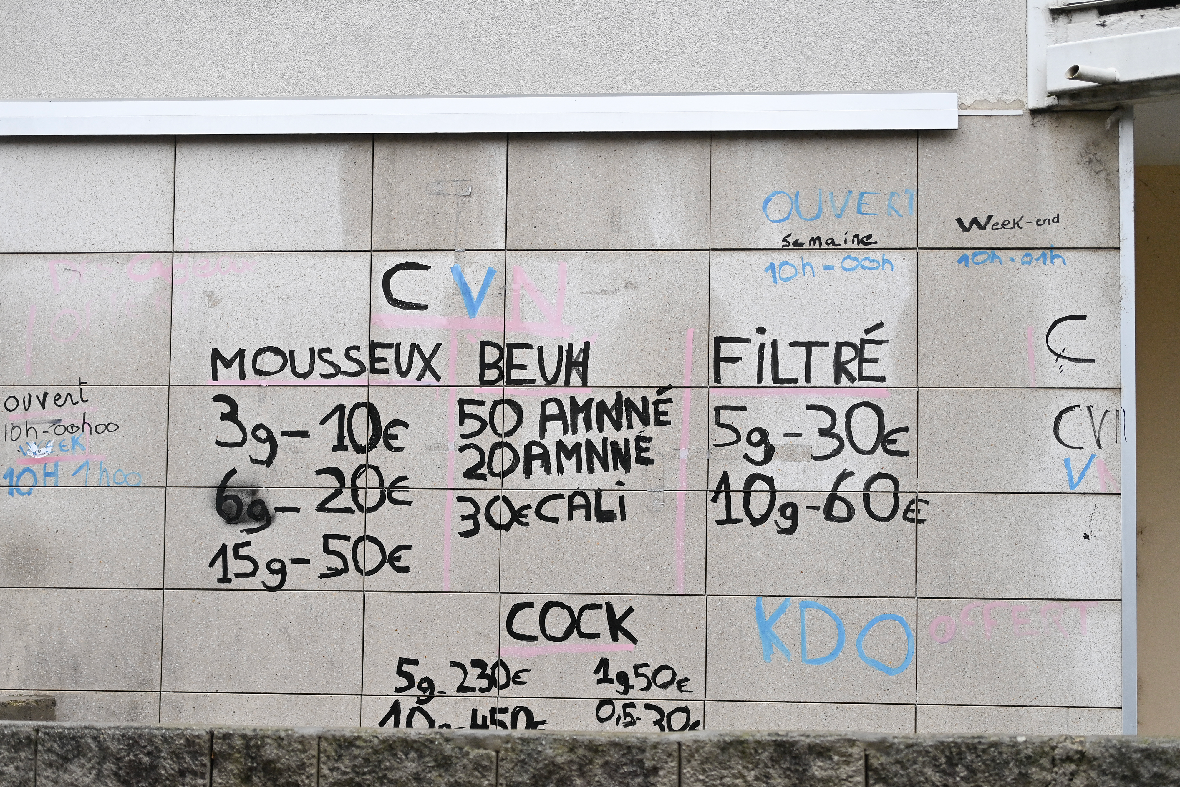 Alès : tirs près d'une école, un ado de 15 ans blessé dans la guerre de la DZ Mafia