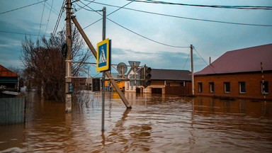 Groźna powódź w Rosji. "Może prowadzić do wzrostu chorób onkologicznych"
