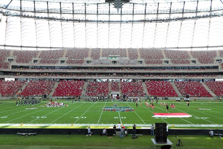 7. Plany Rafała Kaplera zakładały, że po zakończeniu mistrzostw nie będzie problemu ze znalezieniem sponsora dla obiektu. Okazało się, że podobnie jak w przypadku pierwotnego terminu otwarcia, był to optymizm bez pokrycia. <br><br>Rozmowy w tej sprawie trwają do tej pory.