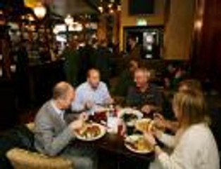 Young & Co’s Brewery przełamało spadkowy trend w sektorze pubów