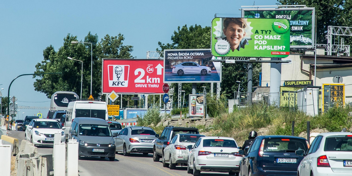 Kraków robi porządek z reklamami