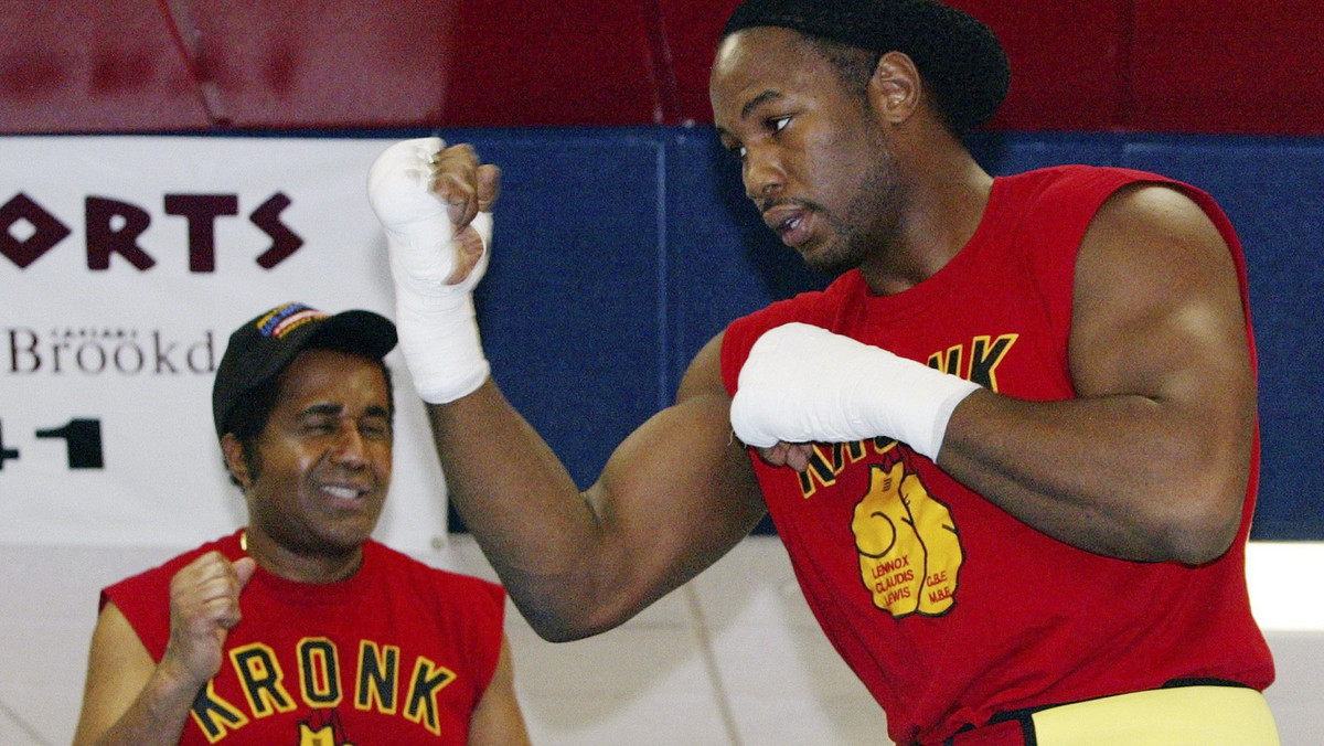 Legendarny już Lennox Lewis zdobył złoto olimpijskie w wadze super ciężkiej w Seulu w 1988 roku, a potem zdominował na długo scenę boksu zawodowego. Anglicy liczą, że taką samą drogą podąży teraz Anthony Joshua, który kilka miesięcy temu sięgnął po złoto na ringu w Londynie. Co ciekawe sam Lennox chce mu pomóc w karierze, deklarując chęć zostania menedżerem 23-letniego obecnie pięściarza.