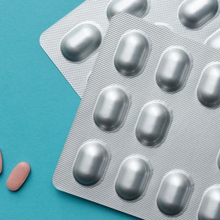 Hamis vényekkel kiváltott gyógyszerekkel üzletelő bűnbandát számoltak fel Nógrádban
