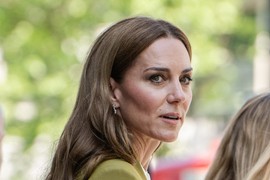 Kejt Midlton poslala SNAŽNU PORUKU Viktoriji Bekam kojoj je snaja "MEGAN BROJ 2" razorila porodicu: Odelo NAJRIZIČNIJE BOJE kao indirektan odgovor na skandal - i nije moglo bolje!