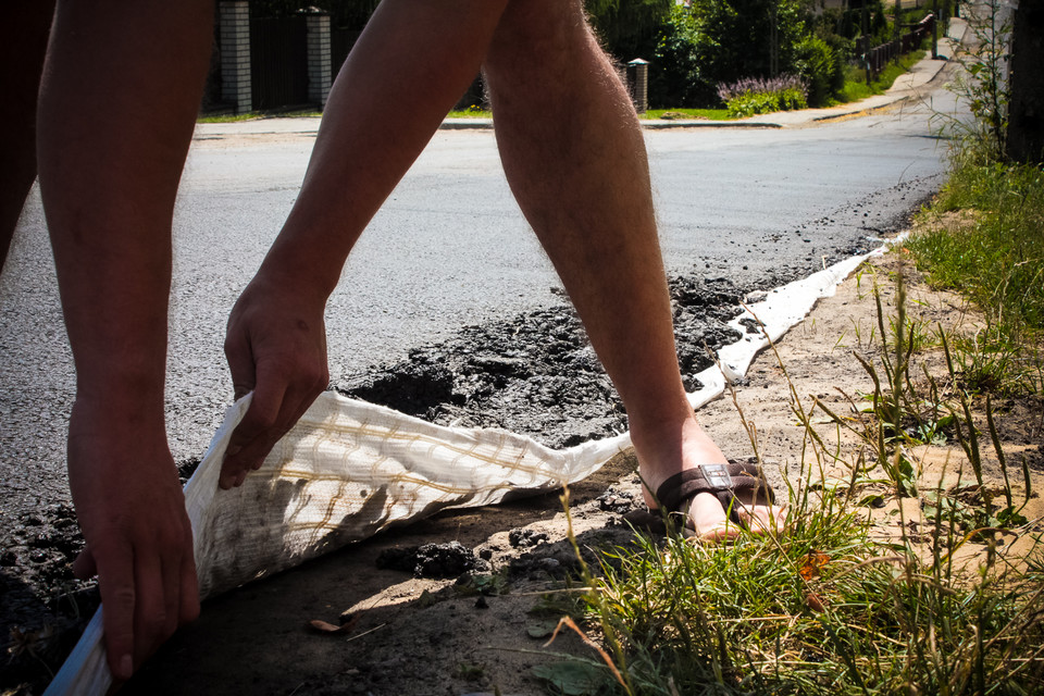 Zwijany asfalt w Olkuszu