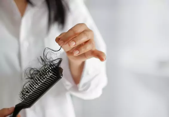 Jak rozpoznać czy mamy problem z nadmiernym wypadaniem włosów?