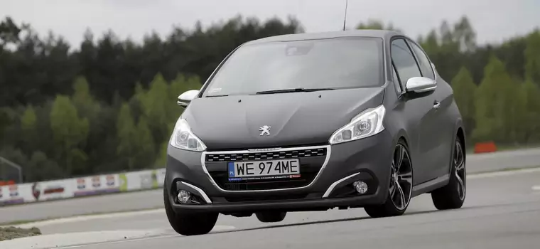 Peugeot 208 GTi - moc aż go rozsadza!