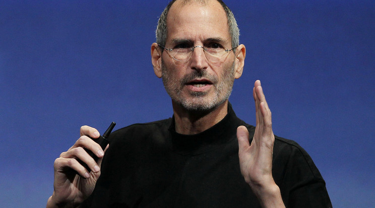 Steve Jobs 2007-ben jelentette be, az Apple piacra dobja a világ első kezelőbarát, forradalmi okostelefonját, az iPhone-t. / Fotó: GettyImages