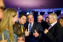 "Układ zamknięty" przyciągnął tłumy - premiera z prezydentem. ZDJĘCIA!