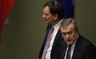 Spór o fundusz odbudowy. Zbliżające się głosowanie może rozbić Zjednoczoną Prawicę