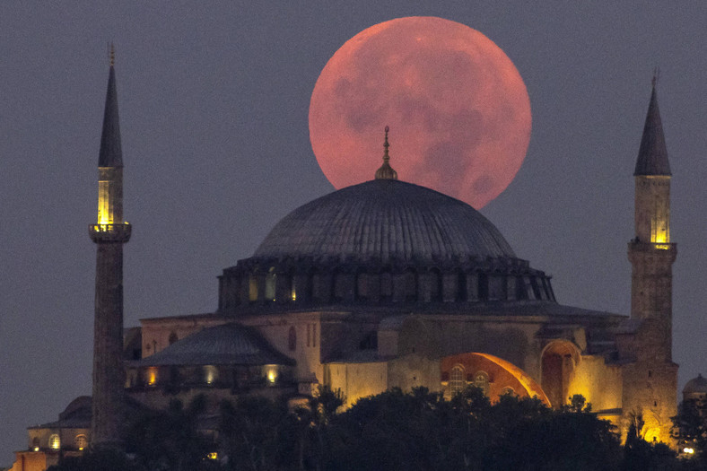 Hagia Sophia, przekształcona przez Erdogana z muzeum w meczet