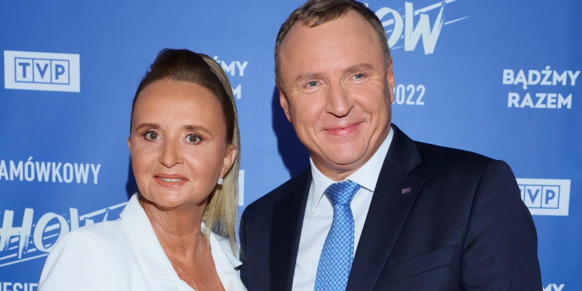 TVP żąda przeprosin od żony Jacka Kurskiego. W tle doniesienie o łapówce