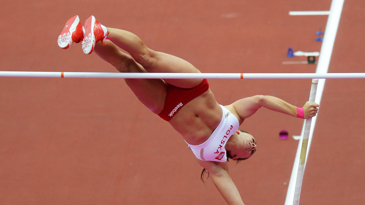 - To na pewno był mój ostatni start na igrzyskach olimpijskich. Szkoda, że nie udało się pożegnać z tą imprezą startem w finale - powiedziała Monika Pyrek, trzykrotna medalistka mistrzostw świata, po tym, jak nie udało się zakwalifikować do finału skoku o tyczce na igrzyskach olimpijskich w Londynie.