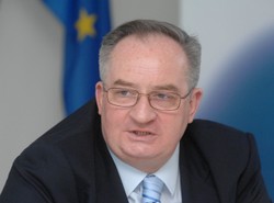 Buzek pierwszy na szefa europarlamentu