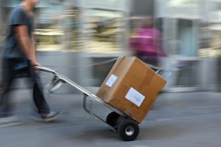 Dostawca towaru wymuszający na innych kierowcach naruszenie przepisów drogowych zostanie ukarany