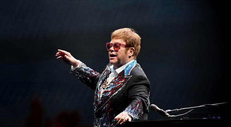 Elton John jól választott Fotó: Getty Images
