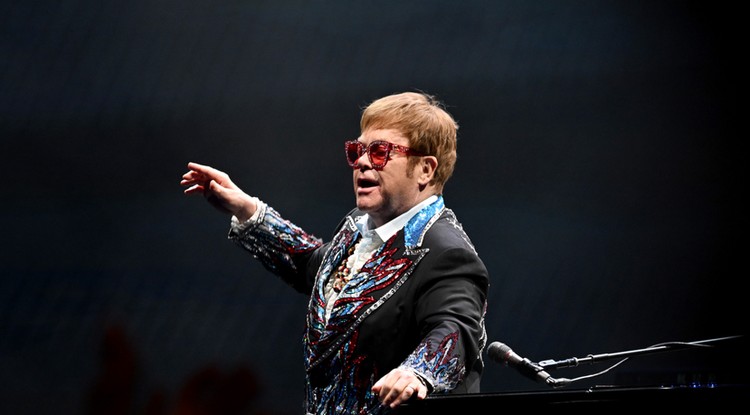 Elton John jól választott Fotó: Getty Images