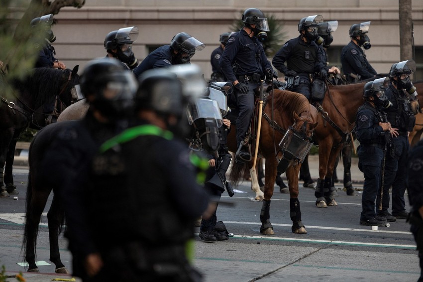 Policija Los Anđelesa na konjima