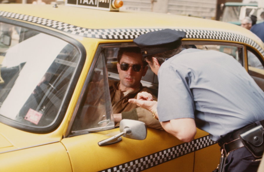 Robert De Niro jako Travis Bickle w filmie "Taksówkarz"