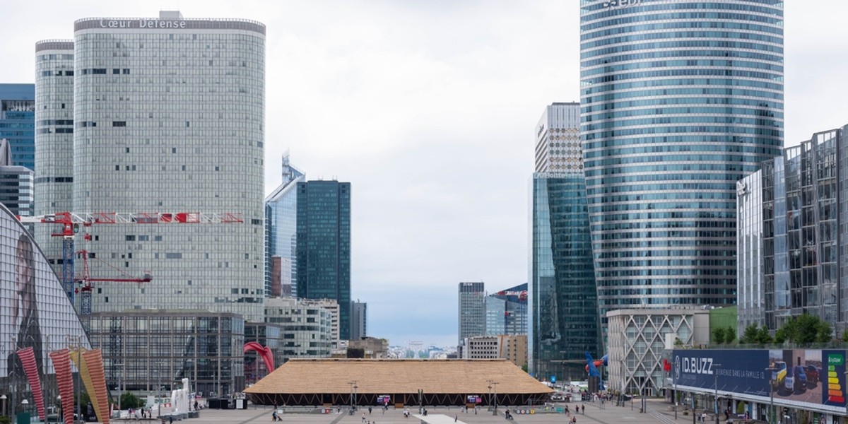 Biznesowa dzielnica Paryża La Defense