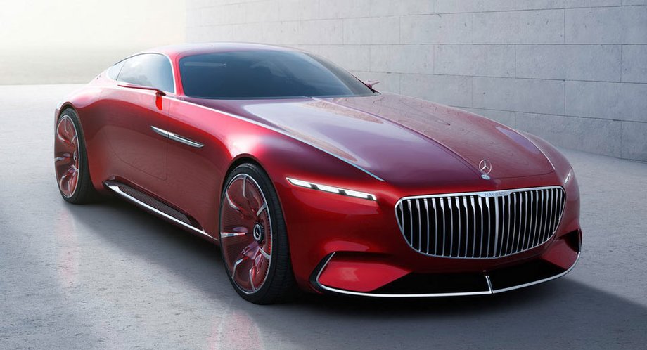 Jedną z sensacji może być koncepcyjny model Vision Mercedes-Maybach 6. Ma zachwycać nie tylko elegancją, ale i osiągami. Od zera do 100 km/godz. rozpędzi się w 4 sekundy