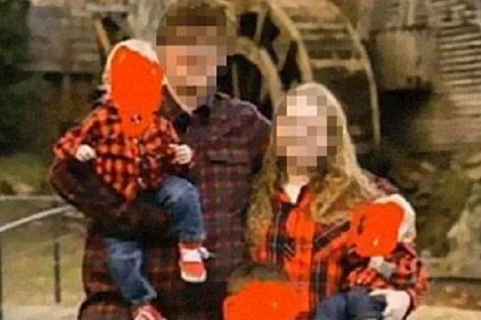 Maćeha sa svoja dva deteta i posinkom