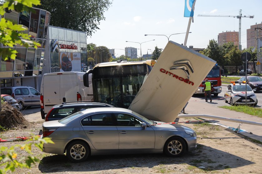 Łódź. Kierowca autobusu MPK zasłabł w czasie jazdy