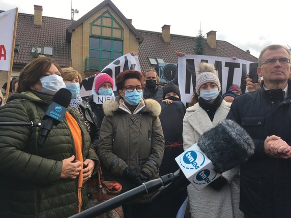 "Matki na granicę". Protest przed siedzibą Straży Granicznej