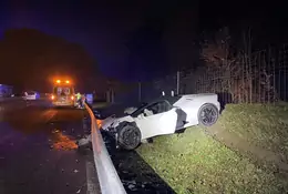 Wypadł z autostrady wypożyczonym Lamborghini. Policjanci wyczuli dziwną woń