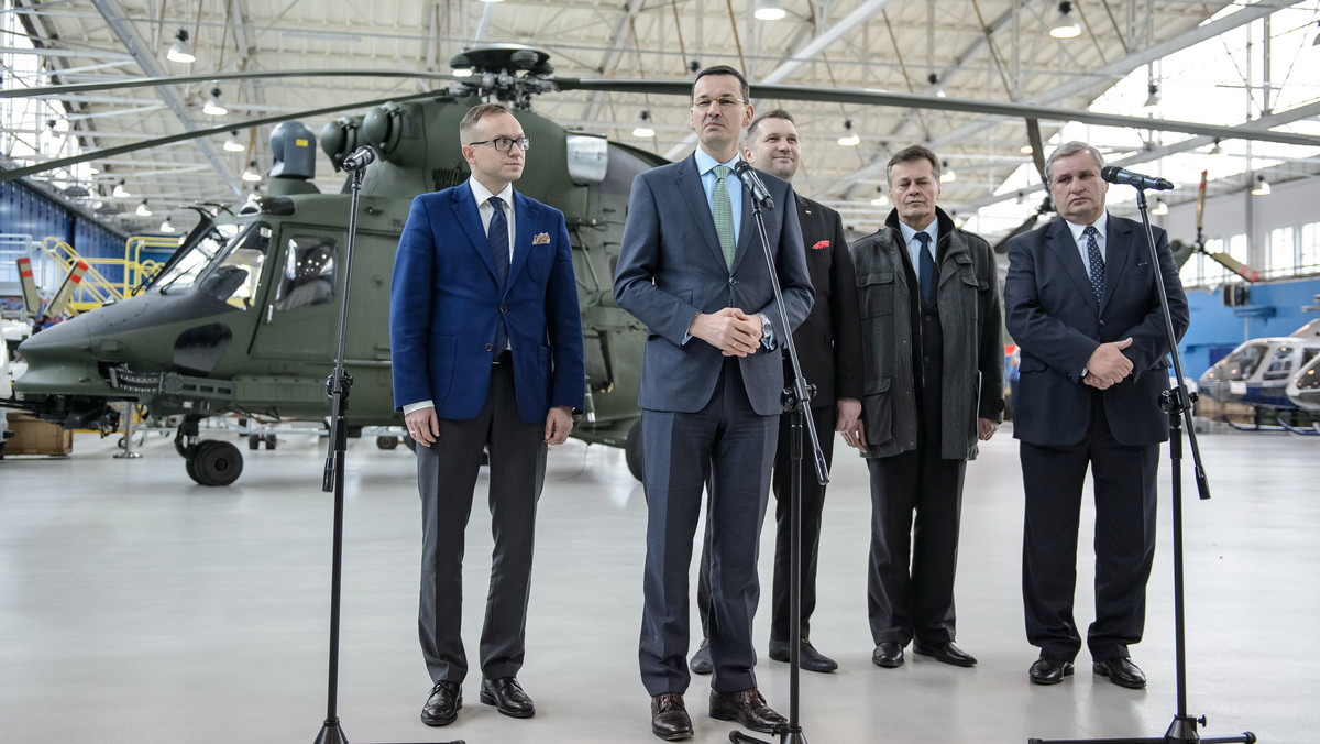 Bez żadnych zapowiedzi, ani konkretów zakończyła się wizyta wicepremiera Mateusza Morawieckiego w zakładach PZL-Świdnik. Minister w rządzie Beaty Szydło nie chciał odpowiedzieć na pytania dotyczące przetargu na śmigłowce dla polskiej armii. Z kolei prezes zakładów podkreślił, że po raz kolejny zaproponowali swoje topowe produkty – AW149, AW101 i Głuszca.