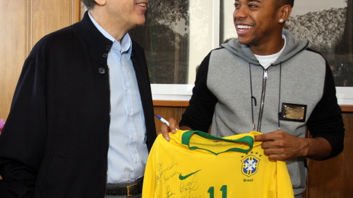 Powrót Robinho do Santosu staje się coraz bardziej prawdopodobny. Gracz AC Milan rozmawia z działaczami brazylijskiego klubu na temat transferu.