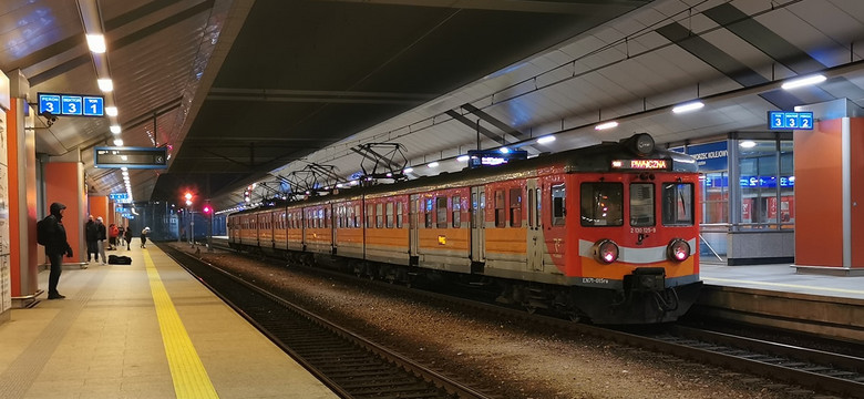 Poważna awaria na kolei w całej Polsce. Duże utrudnienia dla pasażerów
