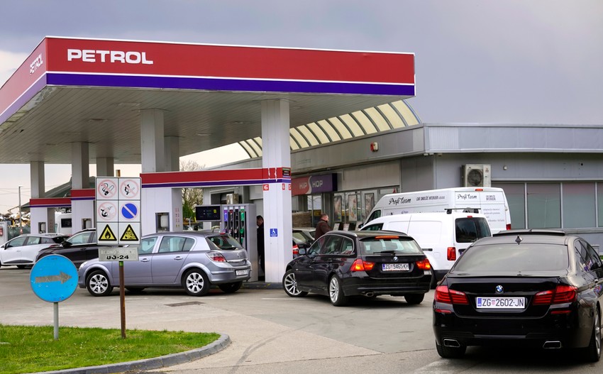 Hrvatska redovi pumpa gužva benzin