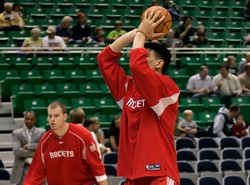 Słynny koszykarz zajął się polityką i produkcją wina