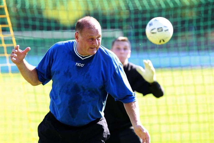 Jan Tomaszewski trenuje bramkarzy Tura Turek