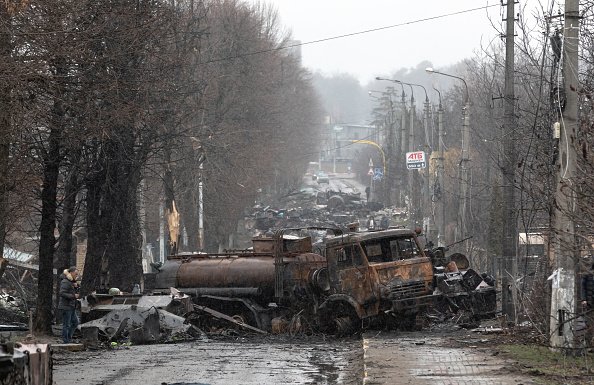 Zniszczony rosyjski sprzęt w okolicach Buczy