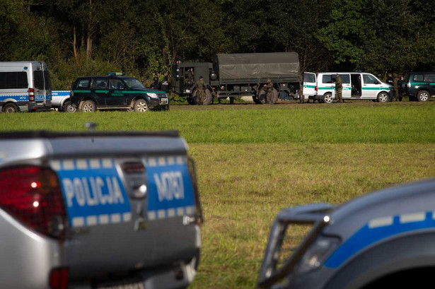 Potężna ulewa nad Usnarzem. Podtopione obozowisko uchodźców